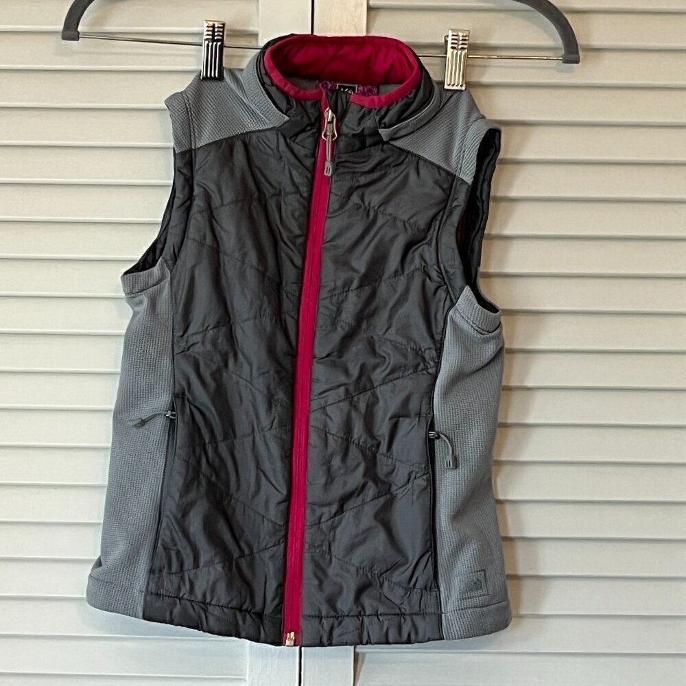REI girls lightweight vest grey pink 6-7 XS